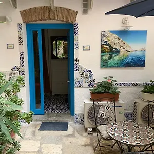  Affittacamere Cortile Azzurro